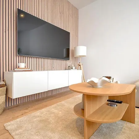 - Solvay - Cosy & Modern Flat アパート